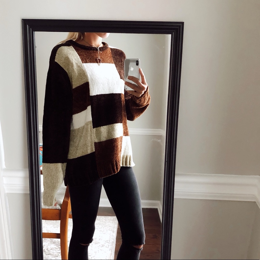 Cozy Vintage Sweater || Vtg - Picture 2 of 5